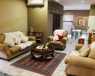 Rooibos Retreat - Richards Bay - Sala de estar