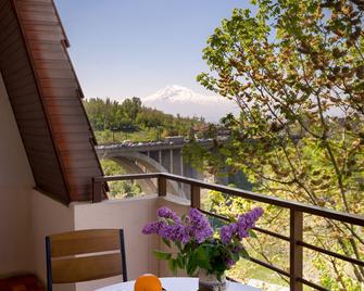 Olympia Garden Hotel - Yerevan - Balcony