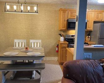 Charming 3-bedroom vacation home in Jack Frost Ski Resort - Blakeslee - Sala de jantar