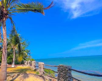 Shanzu Beachfront Suites - Mombasa - Strand