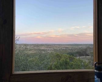 Glamping Cabin - Marble Falls - Balcony