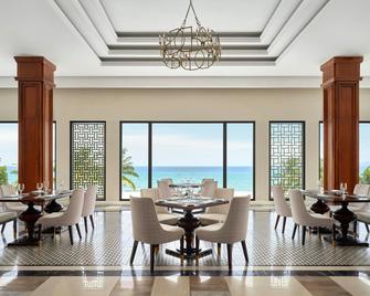 Danang Marriott Resort & Spa, Non Nuoc Beach Villas - דה נאנג - מסעדה