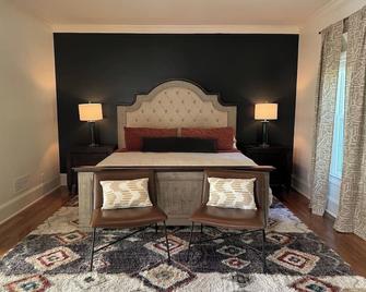 Pine Hill Estate - Griffin - Schlafzimmer