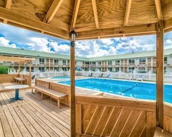 Guest Inn Aiken - Aiken - Pool