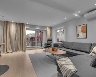Northstay - The Arctic Pearl, Central House with 4 bedrooms and 2 bathrooms - Tromso - Sala de estar