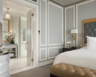 Four Seasons Hotel Jakarta - Jakarta - Bedroom