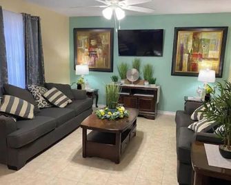 Mama’s home - Pharr - Living room