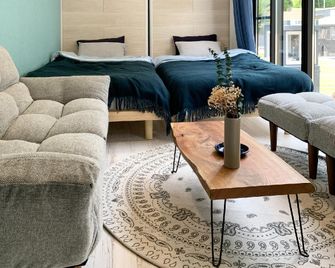 Shonan Base - Kashiwa - Living room