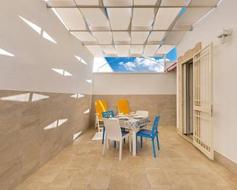 Appartamento Renzo by BarbarHouse - Torre Lapillo - Sala pranzo