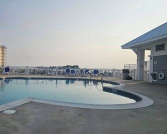 Oasis On the Bay-Luxury 3-bedroom condo - Crisfield - Pool
