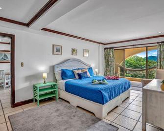 Newly Remodeled Unit In Flamingo With Sweeping Ocean Views From Big Terrace - Playa Flamingo - Bedroom