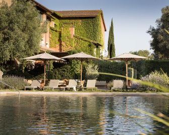 Hotel Peralada Wine Spa & Golf - Peralada - Piscina