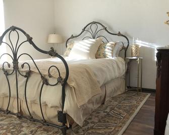 LaLa’s Llama, Truman Heritage District, Independence Square - Independence - Bedroom