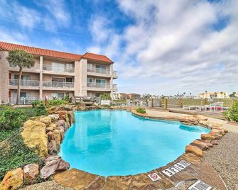 Coastal Condo with Dock Access, 2 Miles to Beach! - Corpus Christi