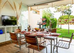 Stunning home in Islantilla - Lepe with Outdoor swimming pool and 4 Bedrooms - Islantilla - Sala de jantar