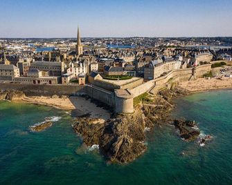 gite AnnArmor Mont St Michel - Tréméreuc - Bâtiment