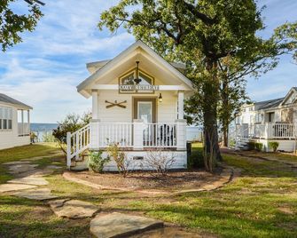 Cozy Retreat at CrossTimbers Marina - Skiatook - Building