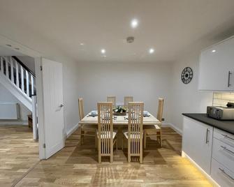 Yr Hen Bopty (The Old Bakery) - Pontypridd - Dining room