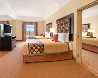 Super 8 by Wyndham Hidalgo/McAllen Area - Hidalgo - Slaapkamer