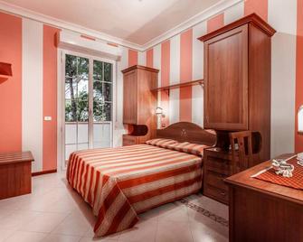 Hotel Villa Pina - Milano Marittima - Camera da letto
