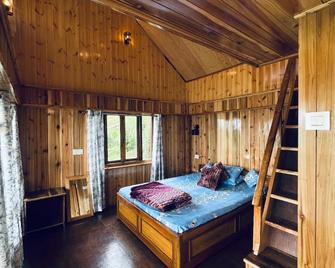 Wake In Himalayas - Pelling - Bedroom