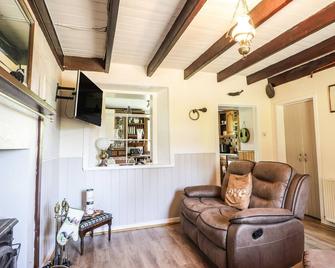 8 Achnabat - Thurso - Living room