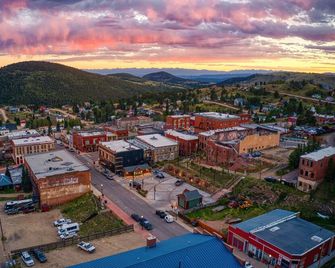 Stay in a Historic Gold Mine Town w/Mountain Views - Victor - Outdoors view
