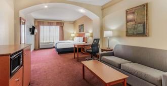 La Quinta Inn & Suites by Wyndham Hobbs - Hobbs - Bedroom