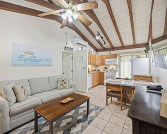 Sand Dune Shores - Palm Beach Shores