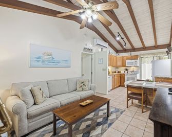 Sand Dune Shores - Palm Beach Shores