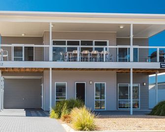 Bungala Coastal Retreat 12 Nereus Drive - Normanville - Building