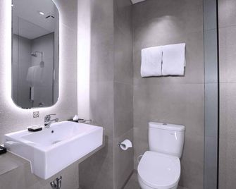 Neo Hotel Puri Indah - Jakarta - Salle de bain