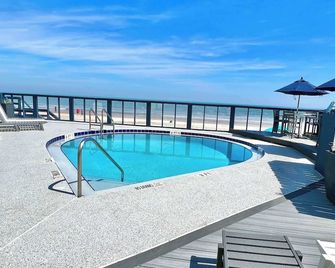 Beachfront Bliss - Suite at Symphony Beach Club - Ormond Beach