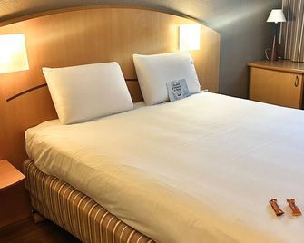 Kyriad Montpellier Centre - Antigone - Montpellier - Schlafzimmer