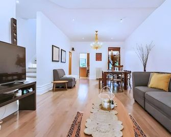 Heart Of Downton Montreal Milton/ Sherbrook Citq# 301085 - Candiac - Living room