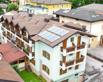 Hc Hotel Garni Room And Apartment - Cembra - Gebouw