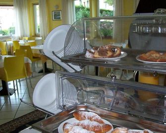 Hotel Toresela Bike am Gardasee - Nago–Torbole - Bufê