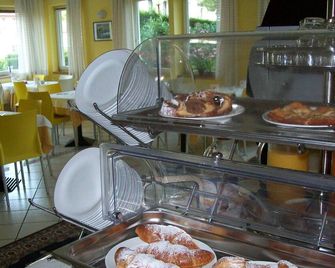 Hotel Toresela Bike am Gardasee - Nago–Torbole - Buffet