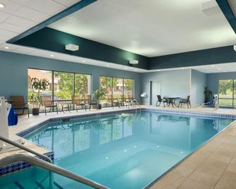 Hampton Inn Wausau - Wausau - Piscina