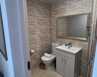 Earl David Hotel - Kirkcaldy - Badkamer