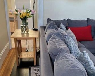 West Oakland Oasis - Oakland - Olohuone