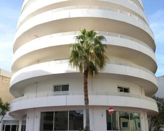 Oriana Hotel - Saint Paul’s Bay - Building