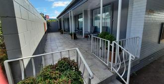 Flying Spur Motel - Toowoomba City - Patio