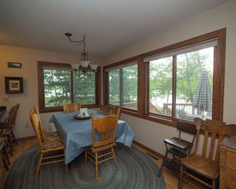 Beautiful Lake Home on Charming Bad Axe Lake Near Park Rapids, Minnesota - Park Rapids - Dining room