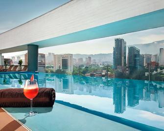 Sites Hotel - Medellín - Piscina