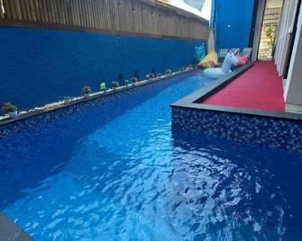 Ceria House Ungasan Uluwatu - South Kuta - Svømmebasseng