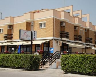 Piccolo Hotel - Terracina - Edificio