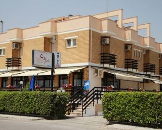 Piccolo Hotel - Terracina - Building