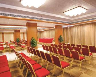 The Central Residency - Thiruvananthapuram - Meeting room
