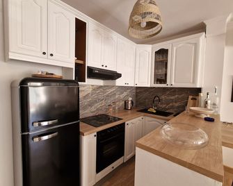 Luxury apartment 'On The Beach' - Makarska - Bucătărie